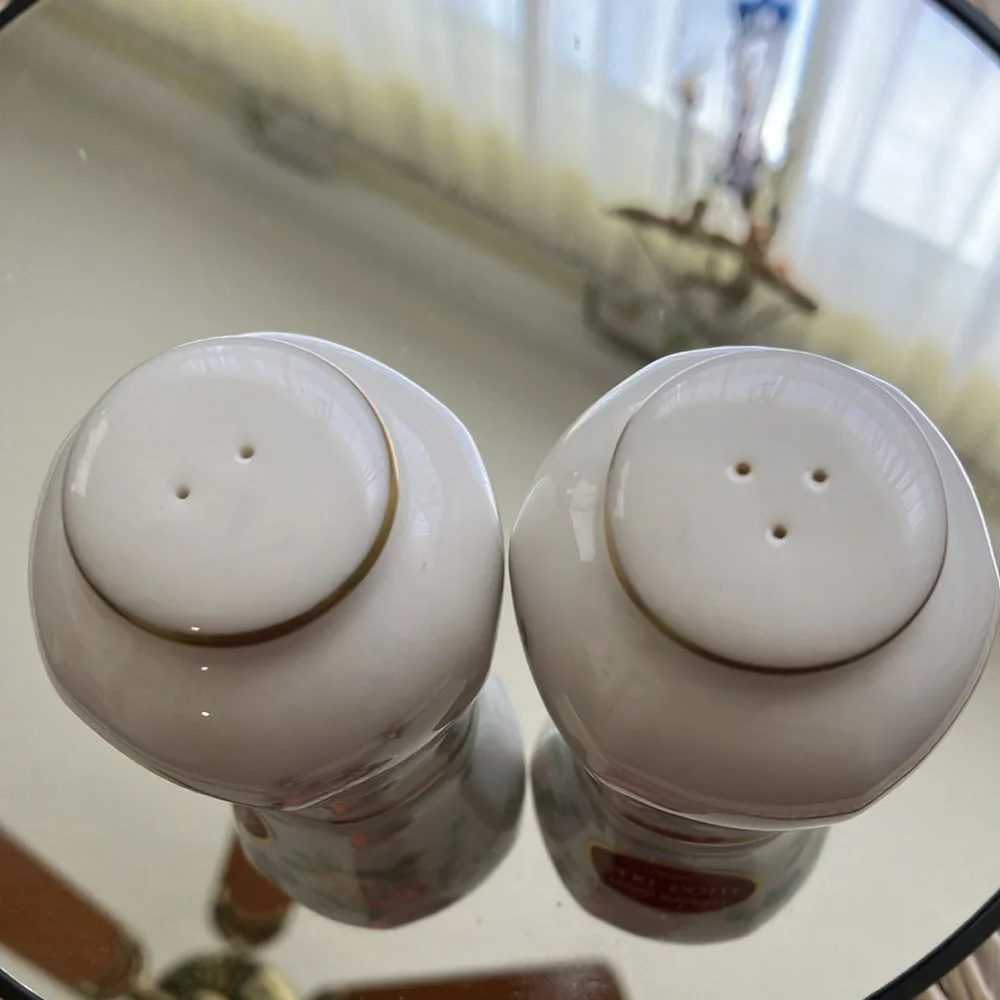 GORHAM SALT & PEPPER 24KT GOLD HAND BANDED & PAINTED JAPAN PORCELAIN TINY HOLES